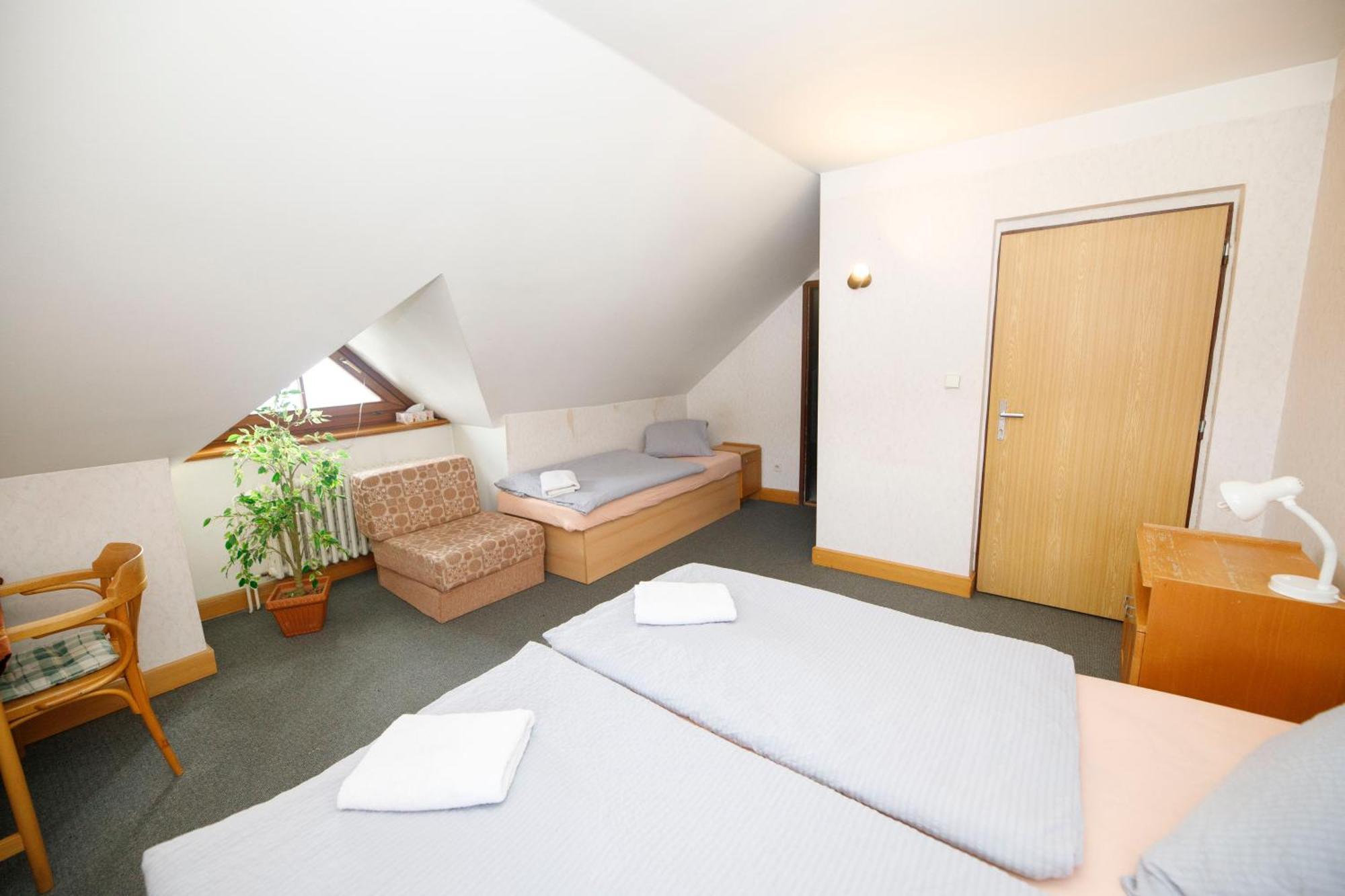 Mala Rennerovka Hotel Strazne Bagian luar foto